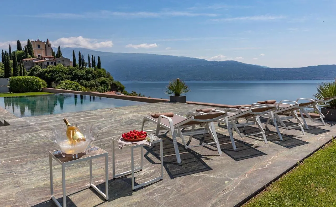 Le Selve Lake View Villas トスコラーノ・マデルノ イタリア