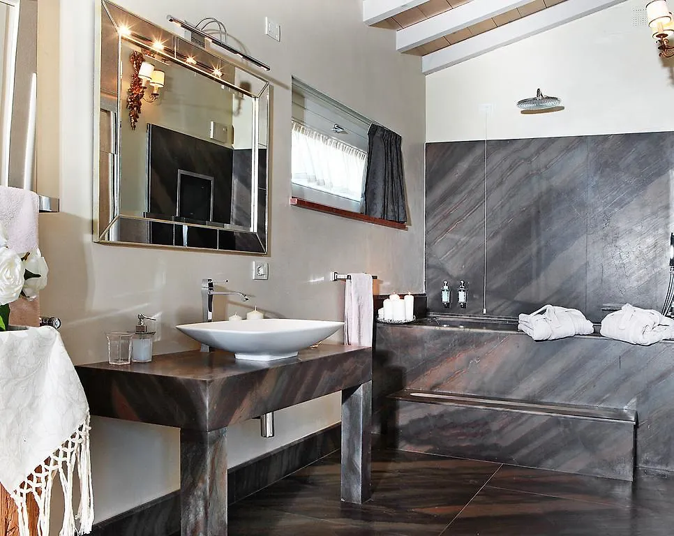 Le Selve Lake View Villas トスコラーノ・マデルノ イタリア