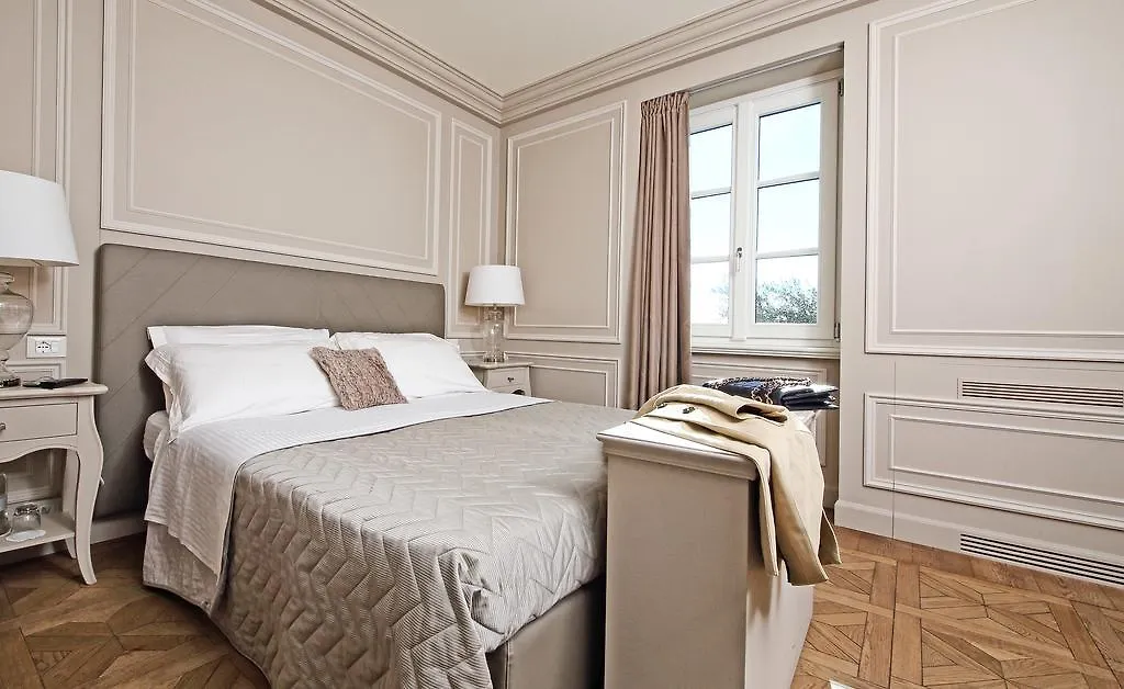 Le Selve Lake View Villas トスコラーノ・マデルノ イタリア