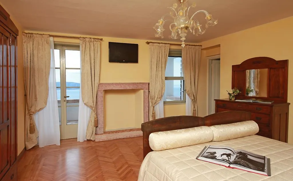 Le Selve Lake View Villas トスコラーノ・マデルノ