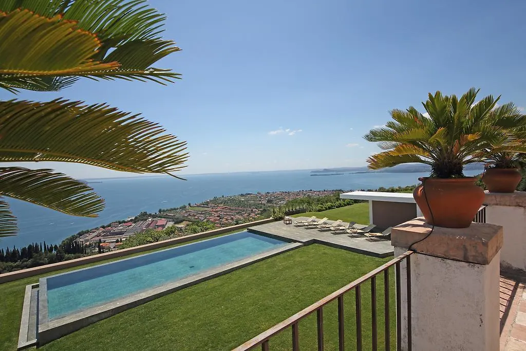 Le Selve Lake View Villas トスコラーノ・マデルノ