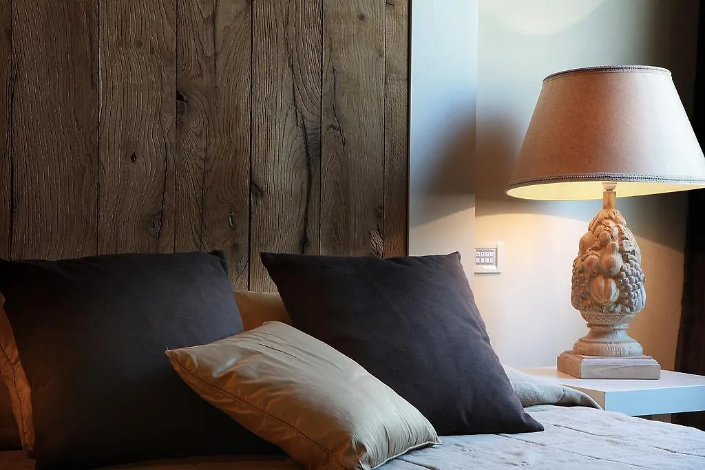 Le Selve Lake View Villas トスコラーノ・マデルノ