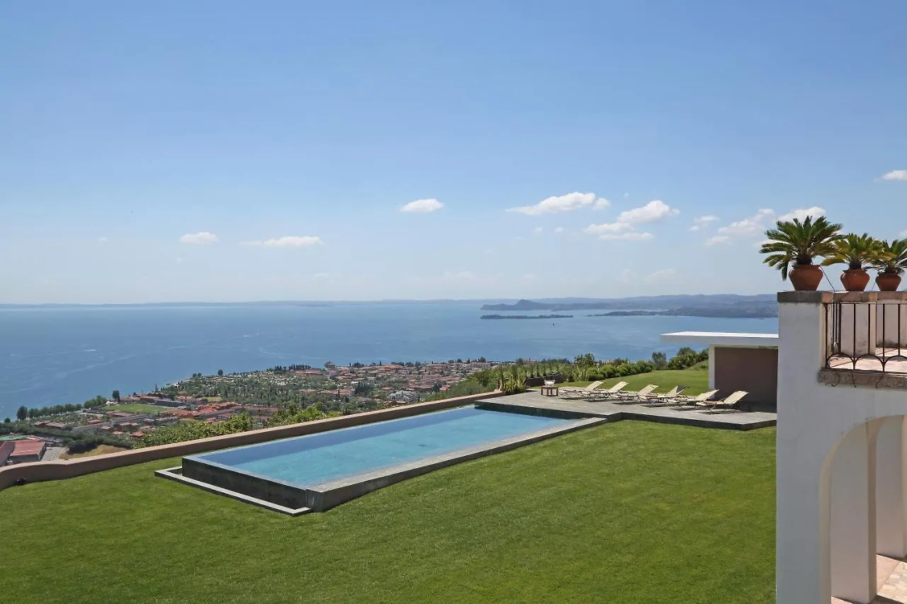 Le Selve Lake View Villas トスコラーノ・マデルノ