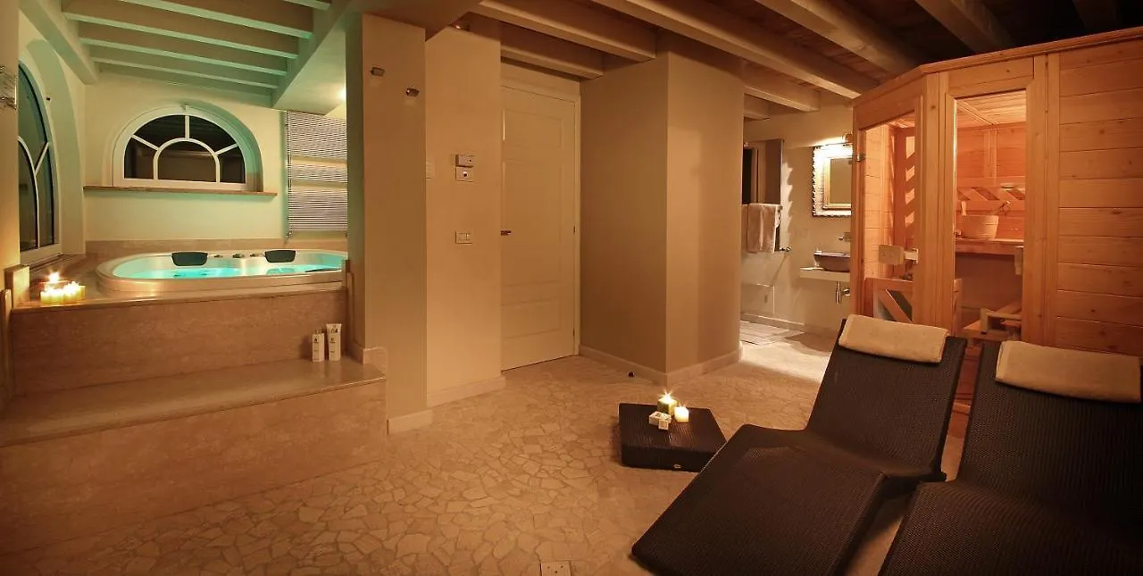 Le Selve Lake View Villas トスコラーノ・マデルノ