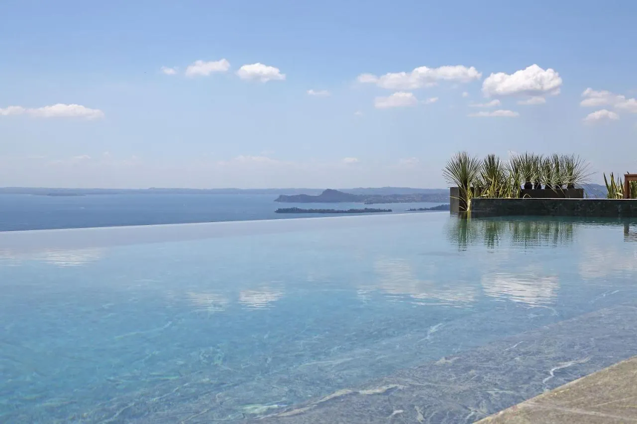 Le Selve Lake View Villas トスコラーノ・マデルノ